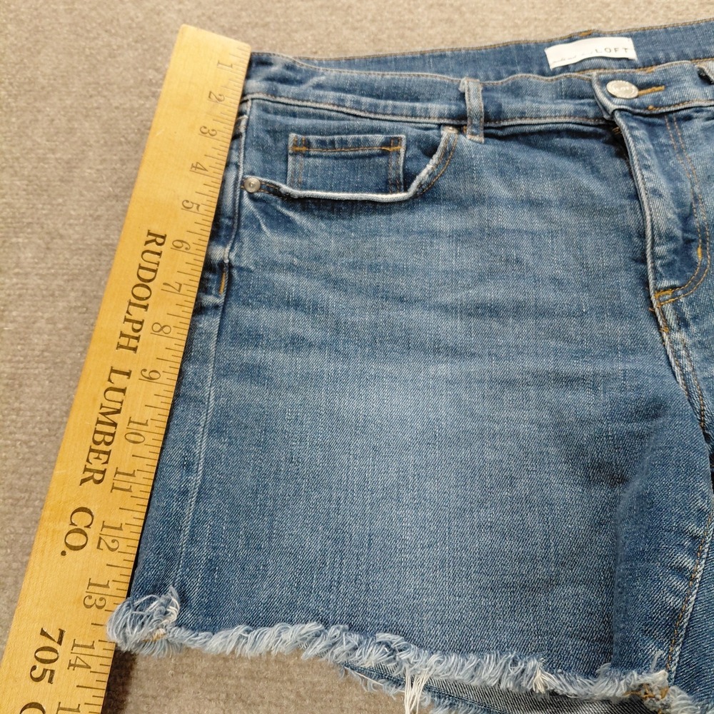 Loft Straight Raw Hem Denim Shorts Women's Size 14 Blue 33" Waist 5.5" Inseam - Picture 5 of 8